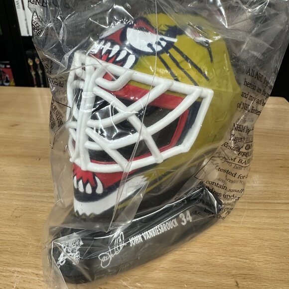 McDonald’s 1996-97 Set 7 Goalie Masks Helmets Roy Richter Ranford Belfour Potvin - Picture 8 of 8